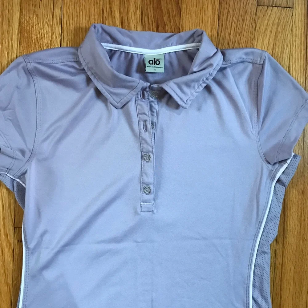 Alo CoolFit Women’s Lavender Short Sleeve Tennis Polo Top Small